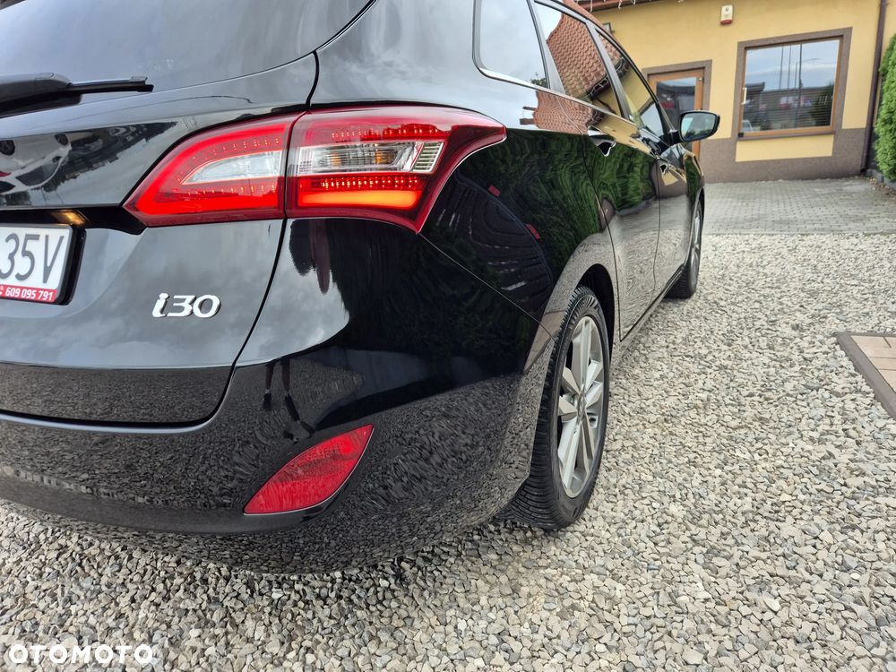 Hyundai i30 blue Kombi 1.6 GDi Passion - 8
