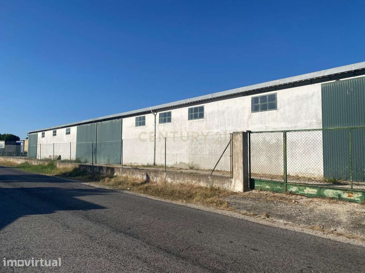 Armazém Agro-Industrial mais T1 e Terreno – Vale da Pedra, Cartaxo - Grande imagem: 4/27