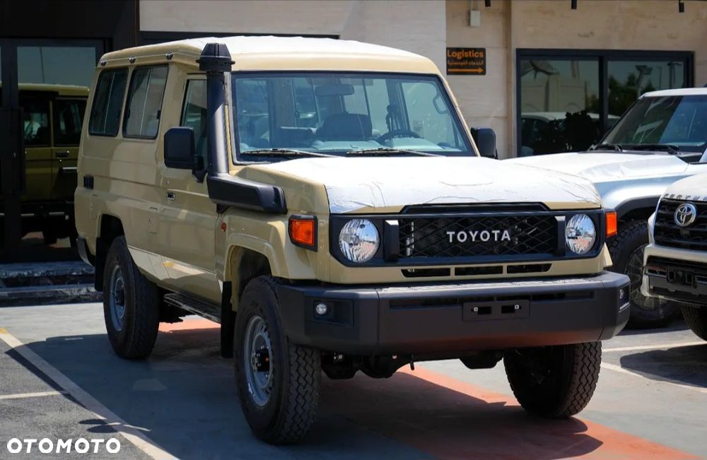 Toyota Land Cruiser - 24
