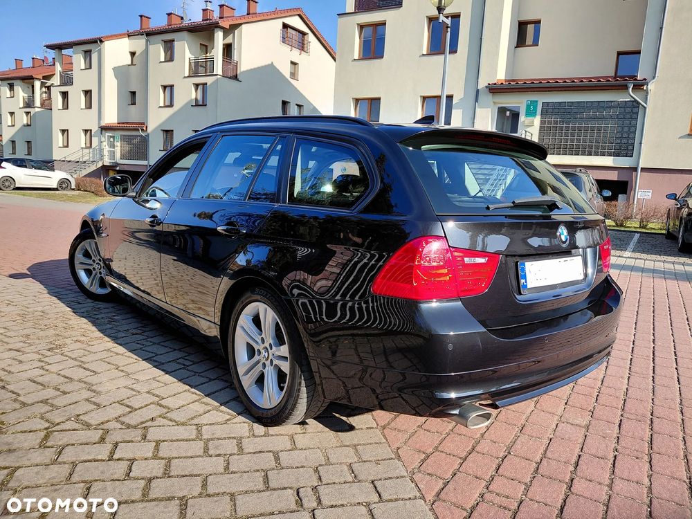 BMW Seria 3 320d DPF Edition Sport - 8