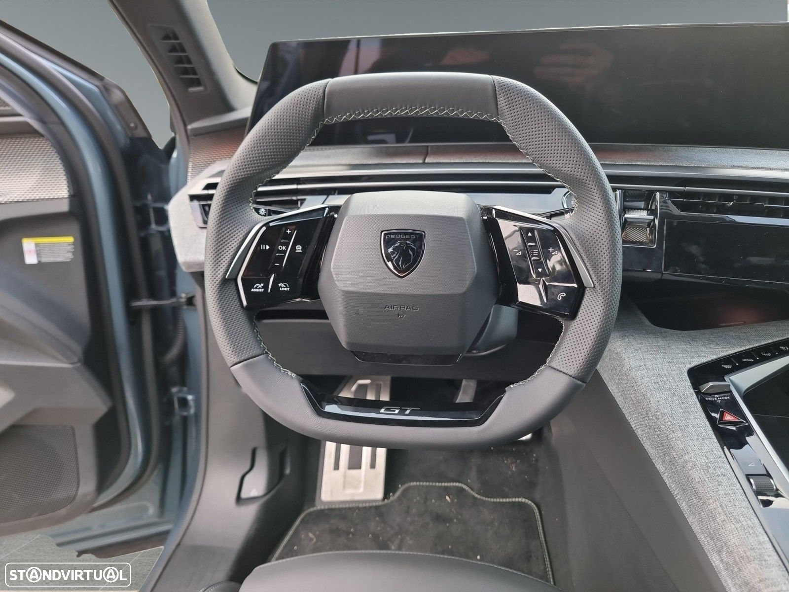 Peugeot E-5008 - 14