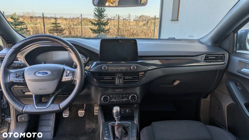 Ford Focus 1.5 EcoBoost ST-Line - 8