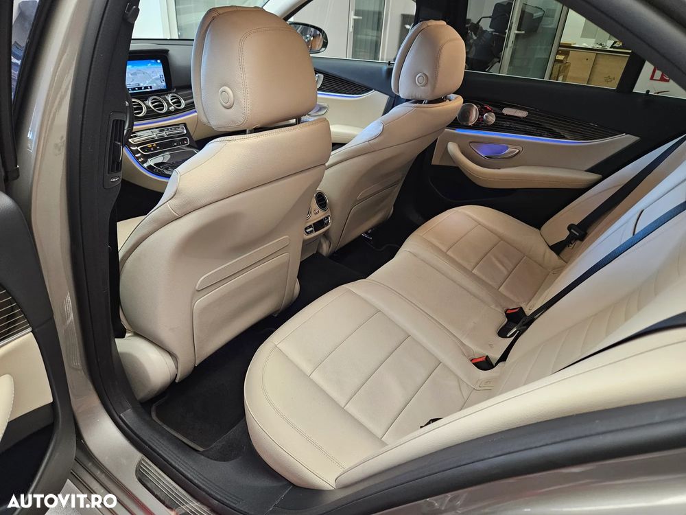 Mercedes-Benz E 300 4MATIC Aut. - 11