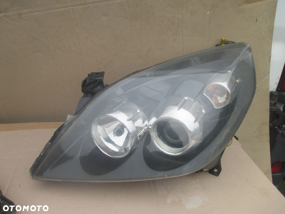 Lampa przód Vectra C Valeo Europa - 2