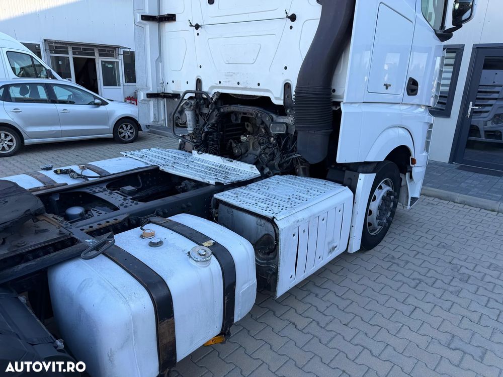 Mercedes-Benz ACTROS - 5