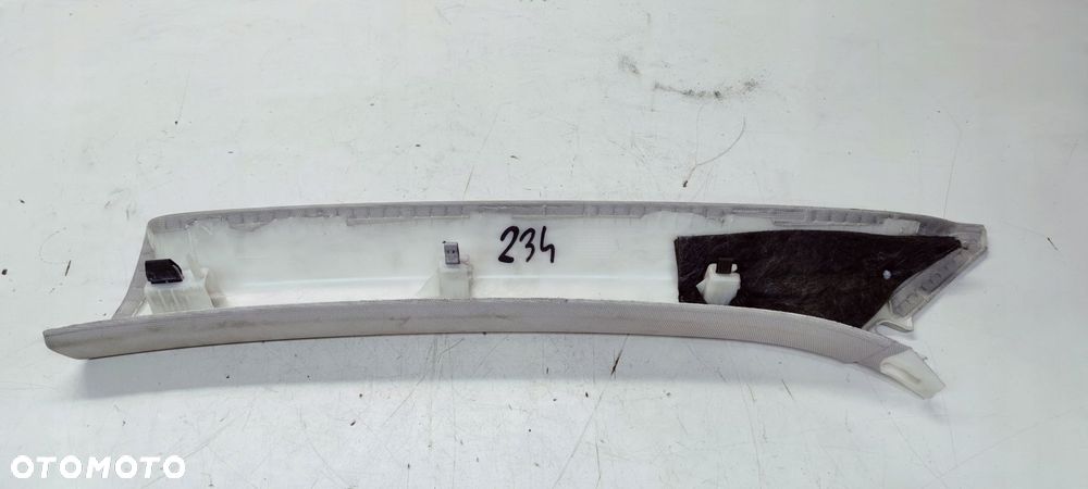 OSŁONA POSZYCIA SŁUPKA A PRAWA AUDI Q3 8U 8U0867234 - 2