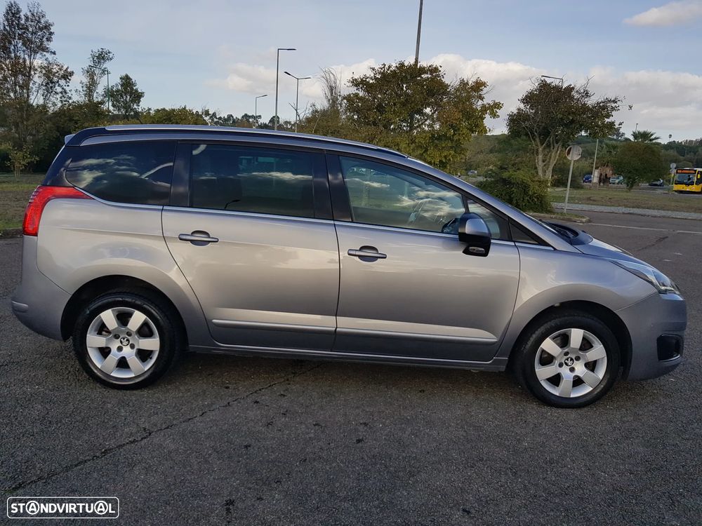 Peugeot 5008 1.6 BlueHDi Allure J17 - 12