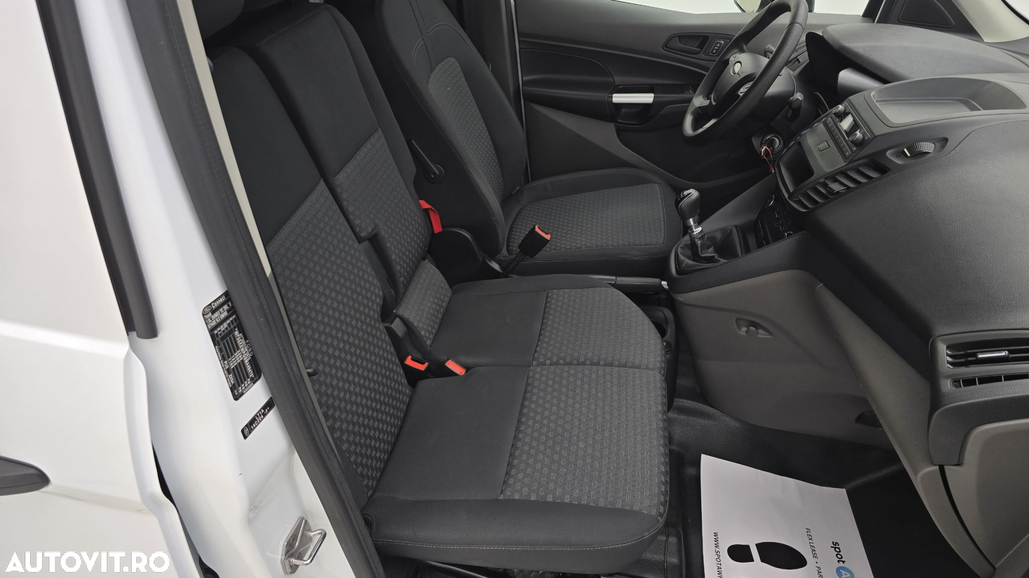 Ford Transit Connect - 19