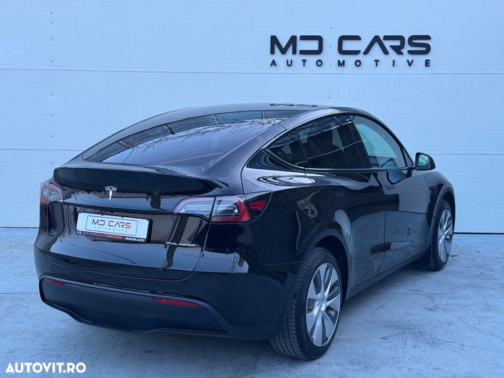 Tesla Model Y - 4