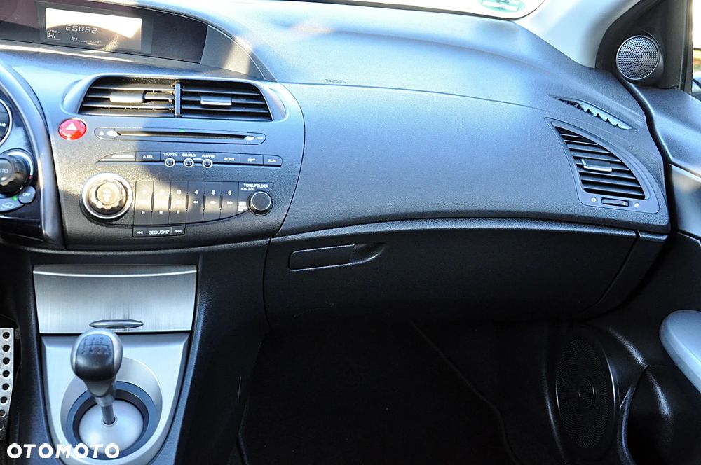 Honda Civic 1.8 Executive - 18