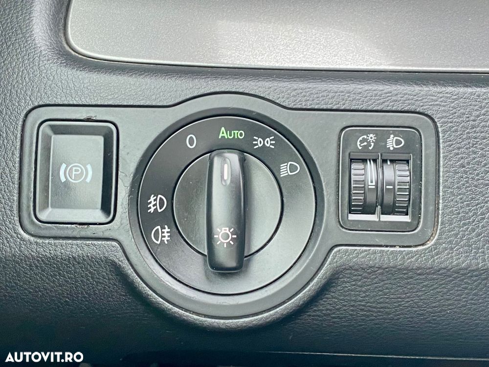 Volkswagen Passat 1.9 TDI DPF BlueMotion - 35