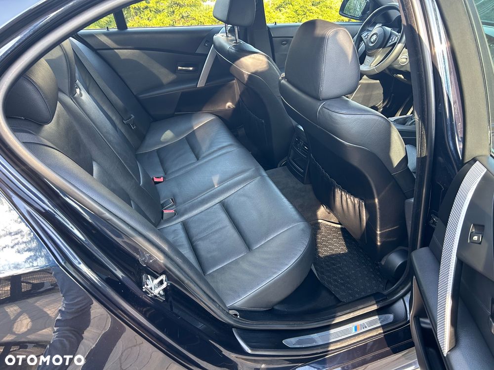 BMW Seria 5 525i - 24
