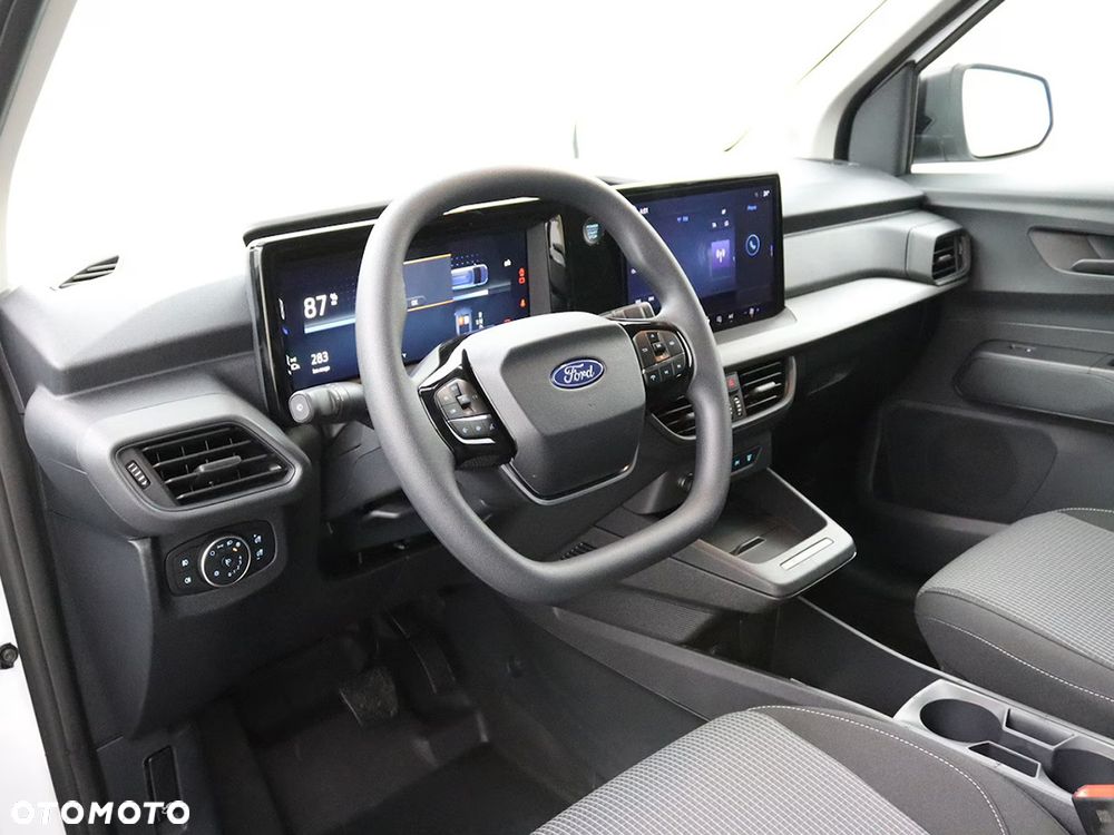 Ford E-Tourneo Courier - 10