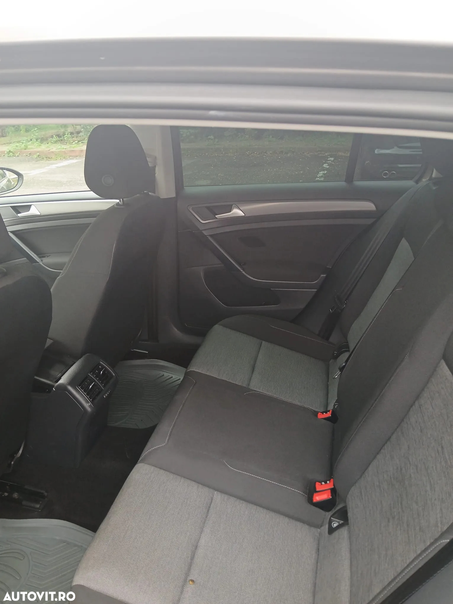 Volkswagen Golf 1.6 TDI DPF BlueMotion Technology Comfortline - 9