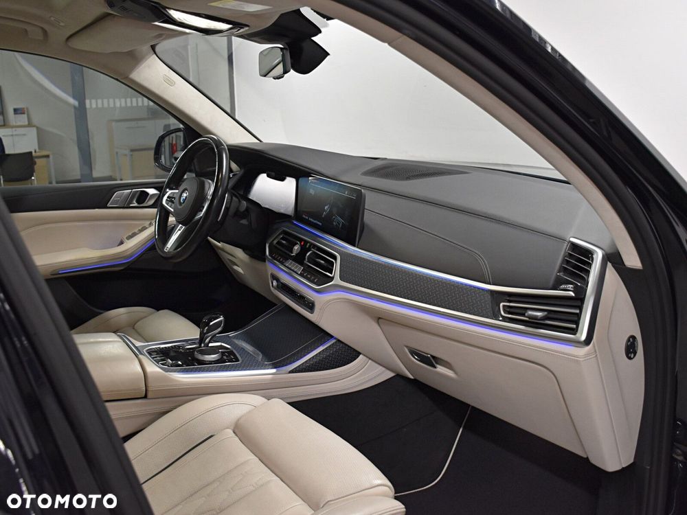 BMW X7 M50i sport - 11