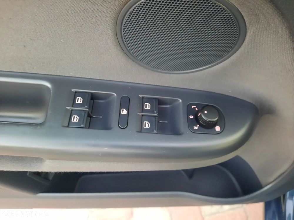 Volkswagen Golf Plus 1.9 TDI DPF Comfortline - 30