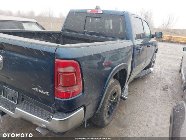 RAM 1500 5.7 Crew Cab Laramie - 4
