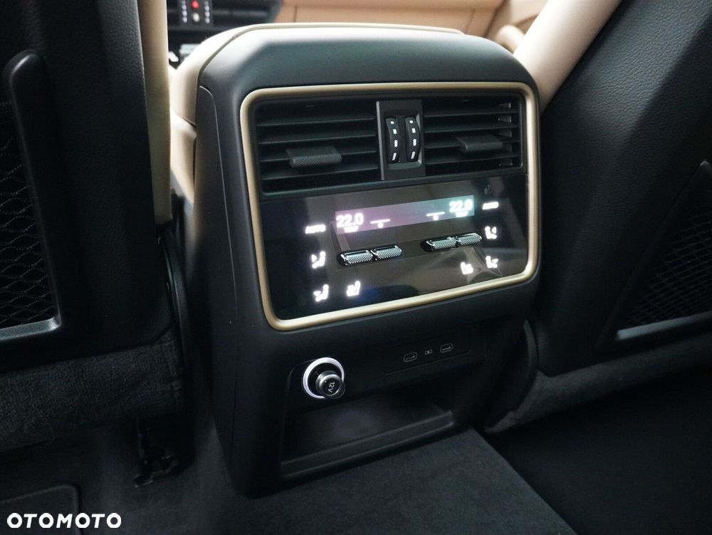 Porsche Cayenne S E-Hybrid PHEV Black Edition - 36