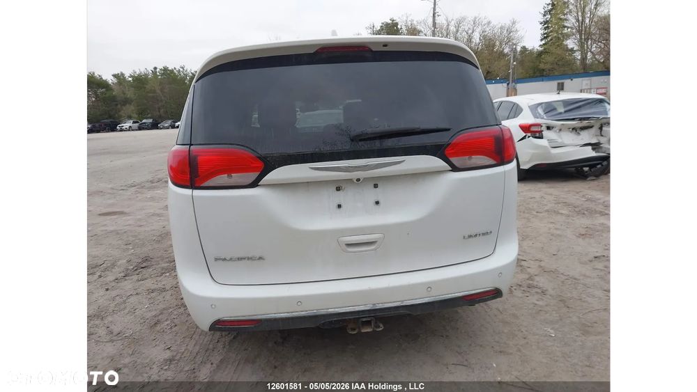 Chrysler Pacifica - 9