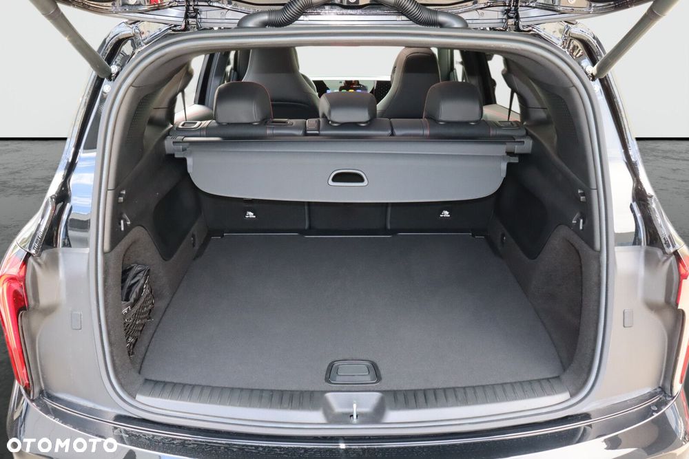 Mercedes-Benz GLB - 16