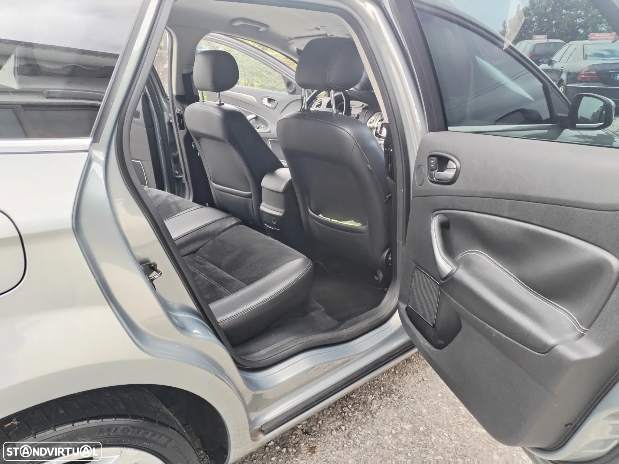 Ford Mondeo SW 2.5 T Titanium - 23