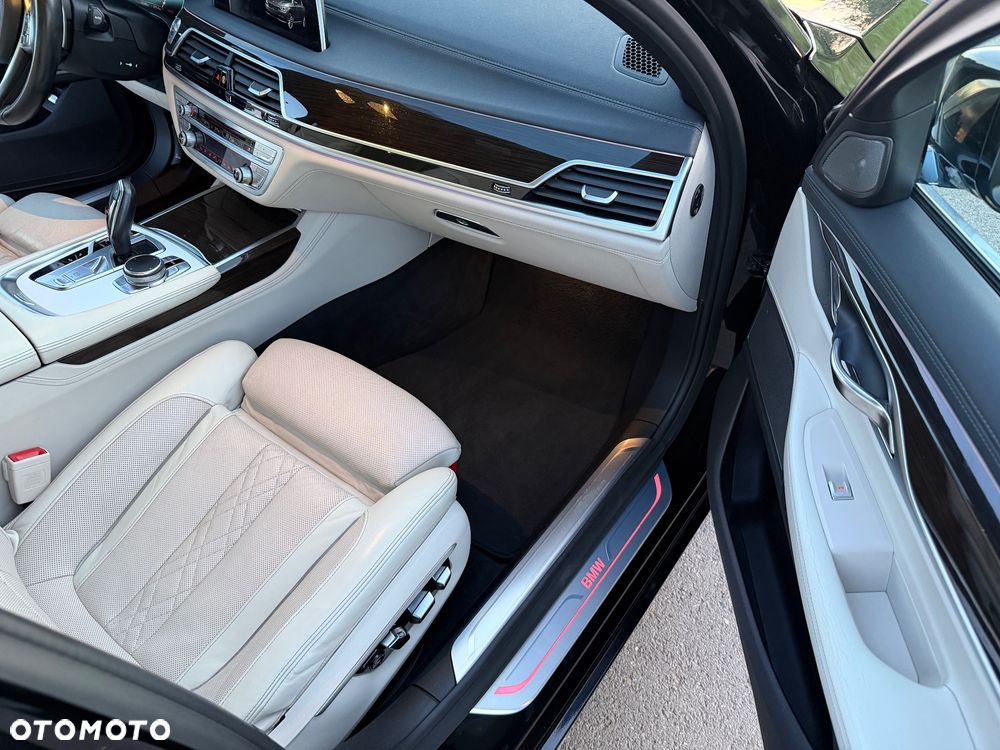 BMW Seria 7 740d xDrive - 12