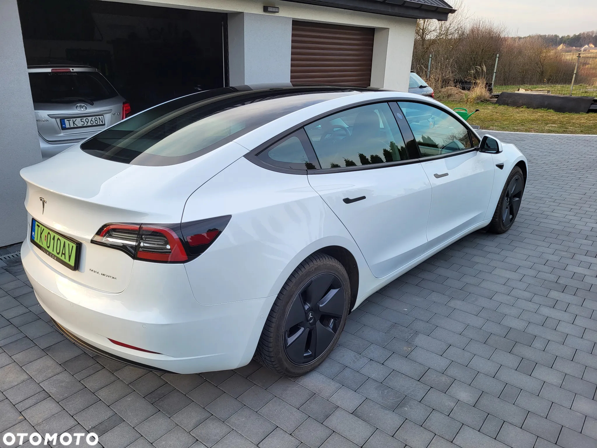 Tesla Model 3 - 35