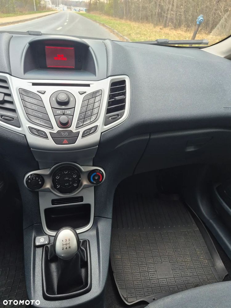 Ford Fiesta 1.25 Ambiente EU5 - 7