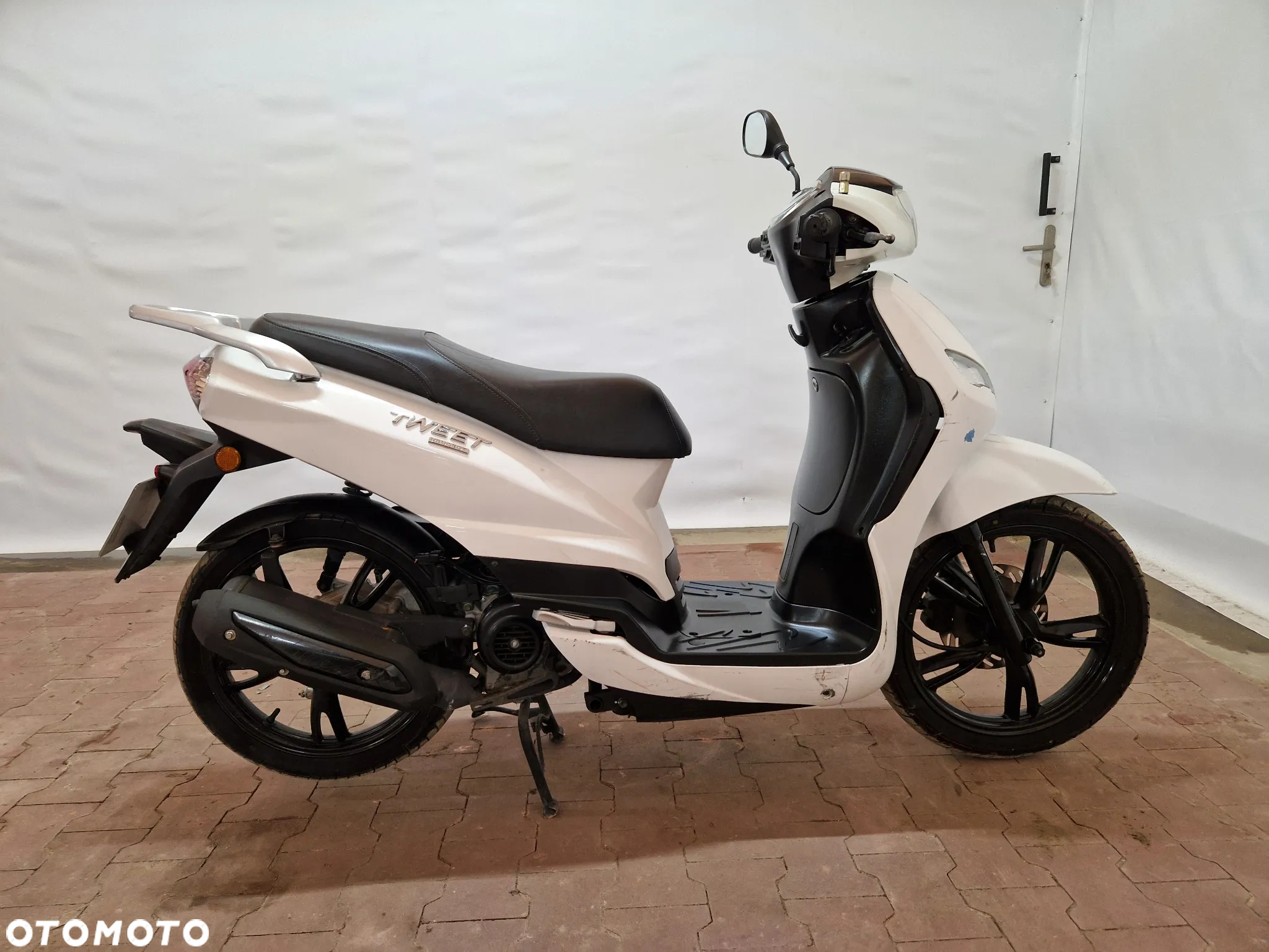 Peugeot Tweet - 3