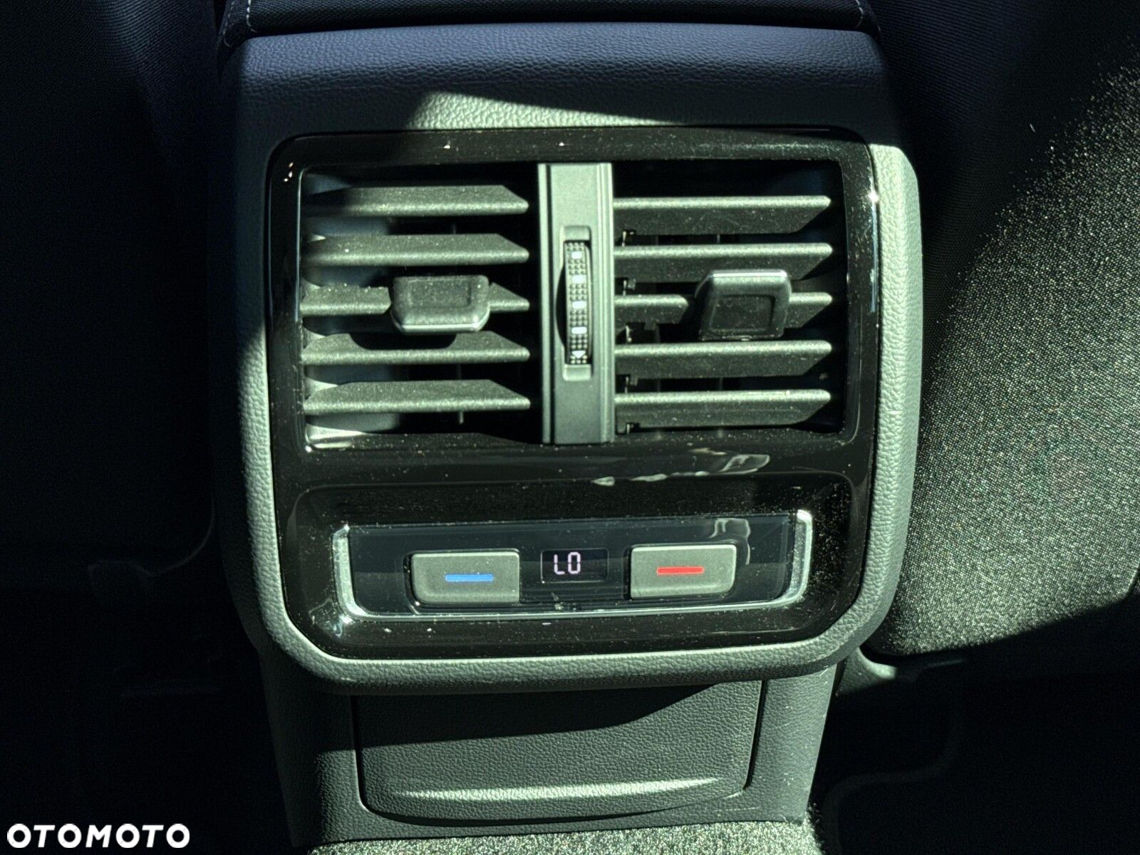 Volkswagen Passat 2.0 TDI Business DSG - 37