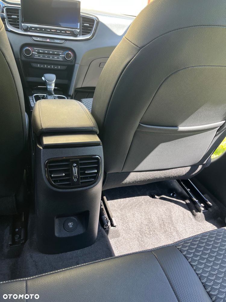 Kia Ceed 1.5 T-GDI Tribute DCT - 17