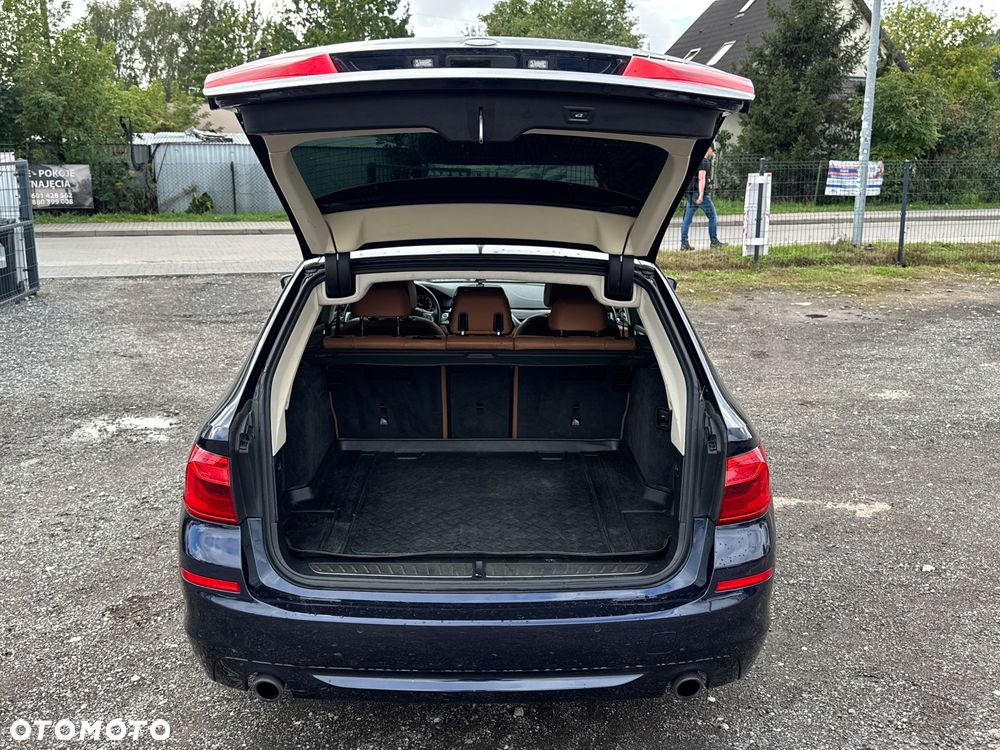 BMW Seria 5 520i Sport Line - 18