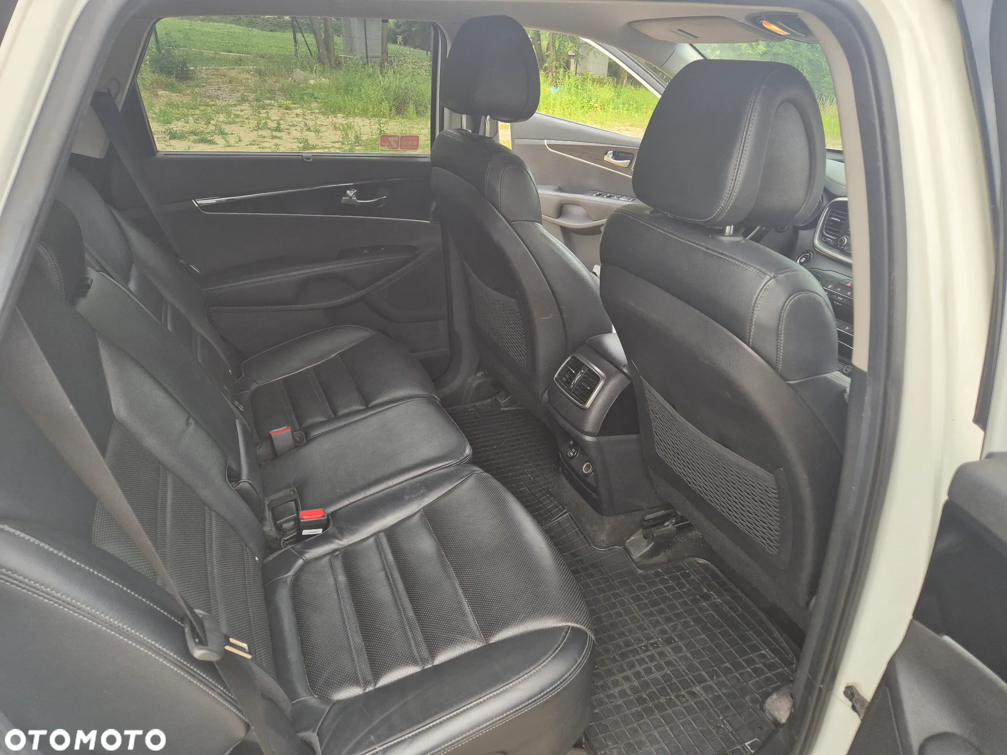 Kia Sorento - 10
