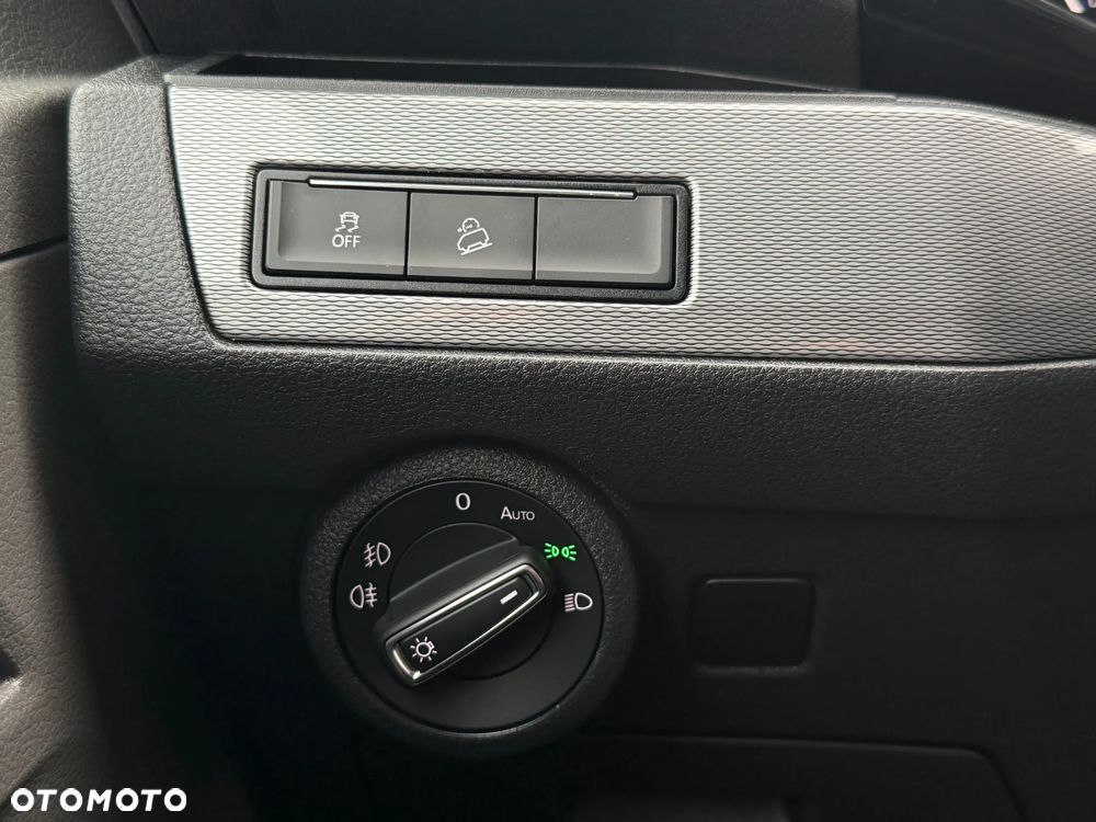 Volkswagen Multivan - 11