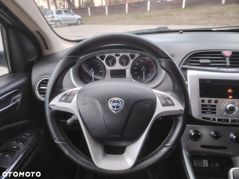 Lancia Delta 1.4 T-Jet Argento Euro5 - 14