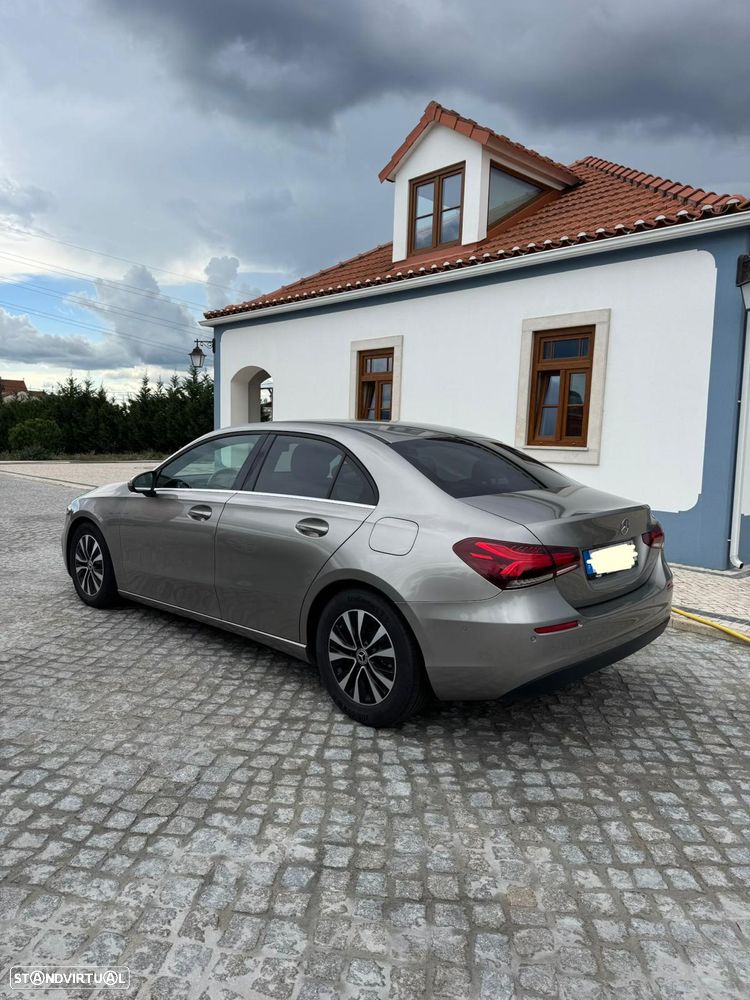 Mercedes-Benz A 180 Limousine d 7G-DCT AMG Line - 4