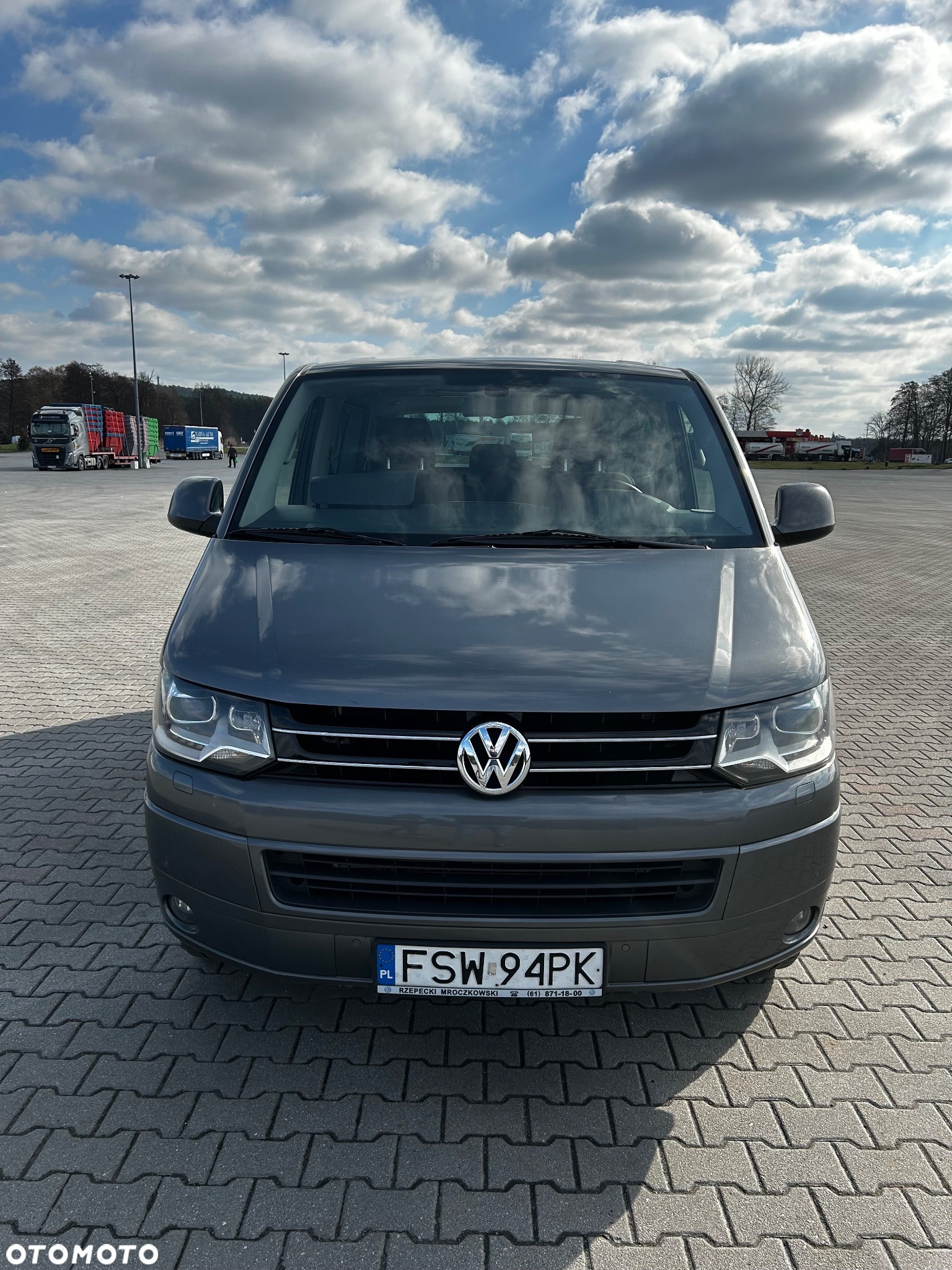 Volkswagen Caravelle - 9