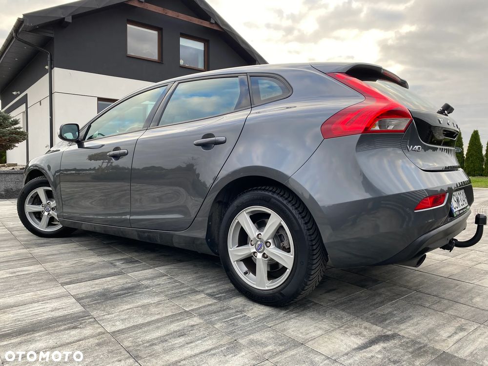 Volvo V40 T3 Momentum - 1