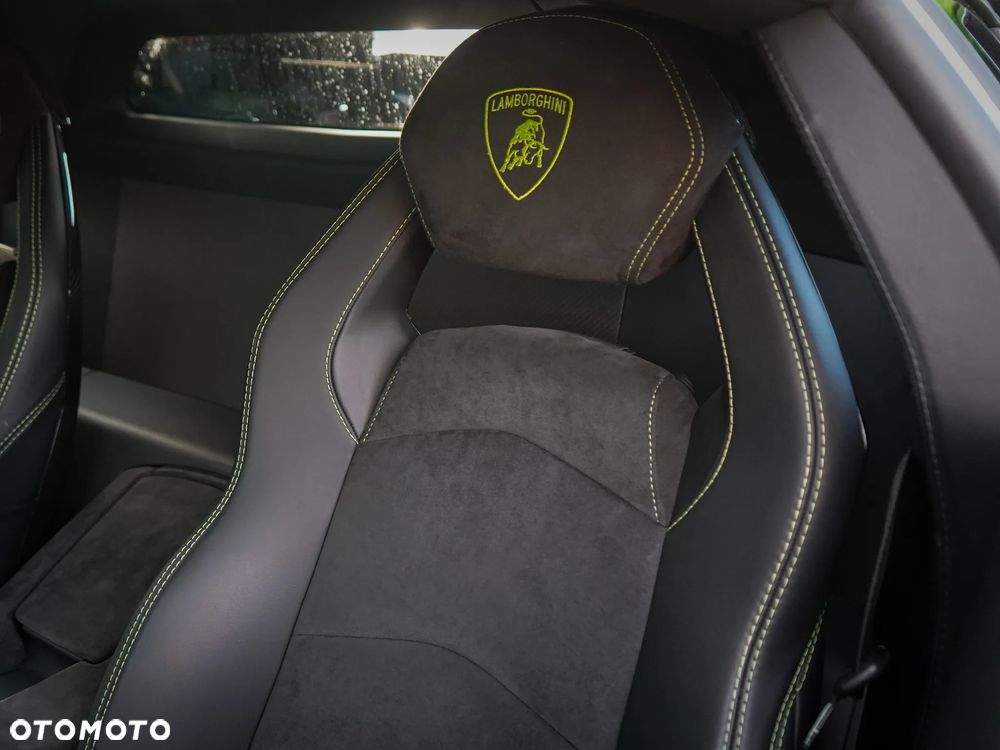 Lamborghini Aventador - 20