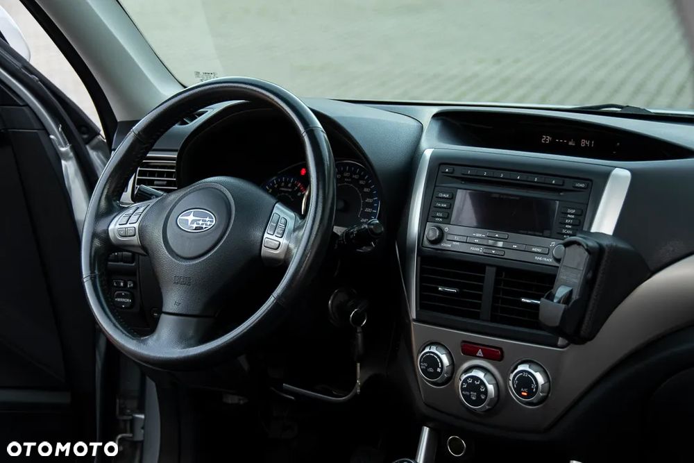 Subaru Forester 2.0X Exclusive - 18