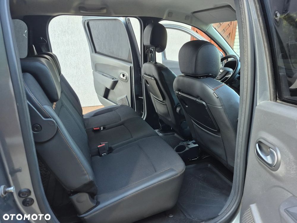 Dacia Lodgy SCe 100 Stepway - 17
