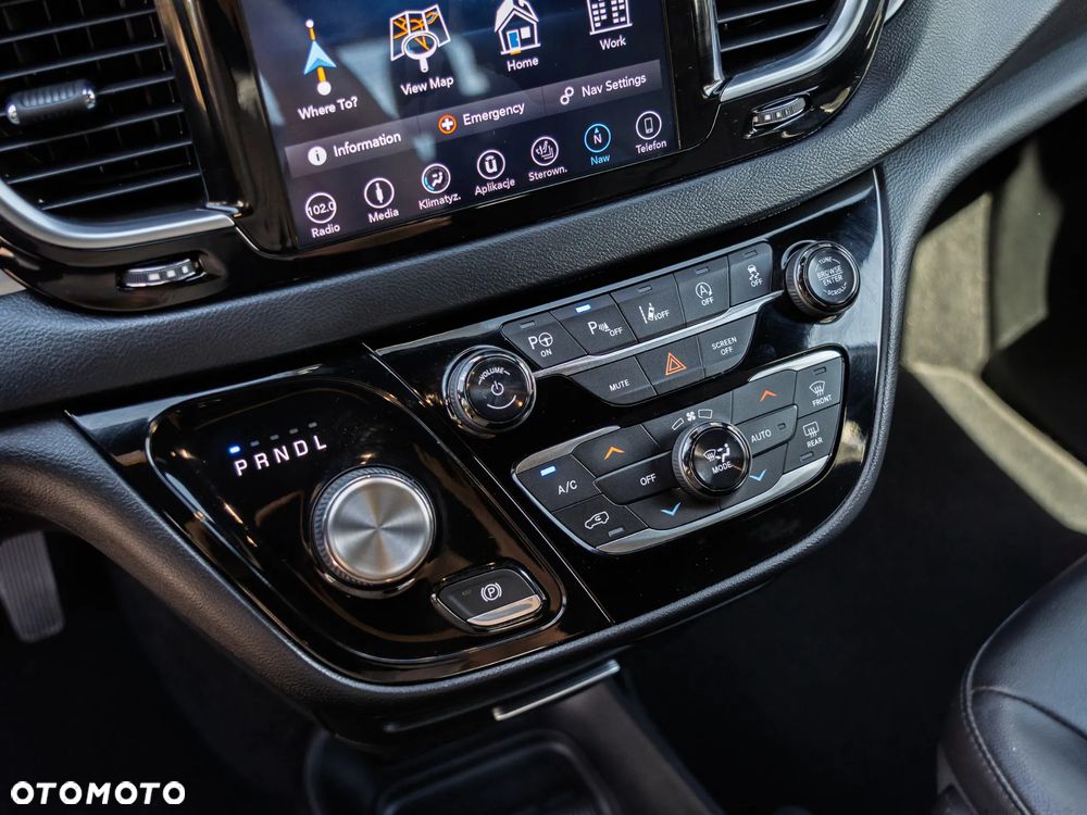 Chrysler Pacifica - 20