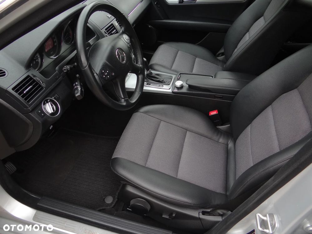 Mercedes-Benz Klasa C 180 BlueEFFICIENCY 7G-TRONIC Avantgarde - 18