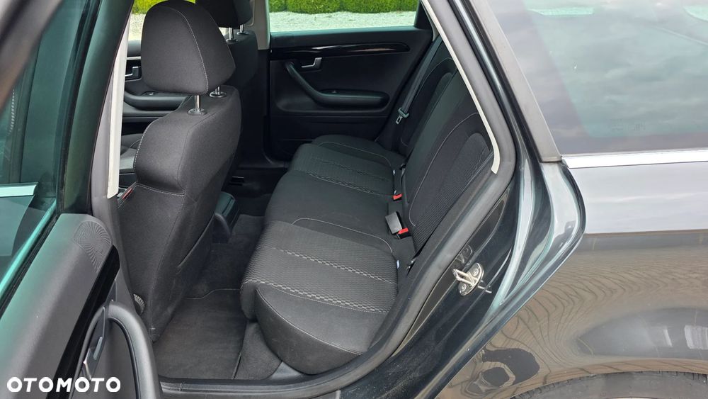 Audi A4 Avant 2.0 TDI - 11