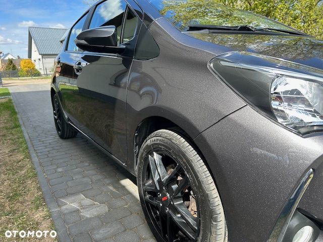 Toyota Yaris 1.5 Premium CVT - 13