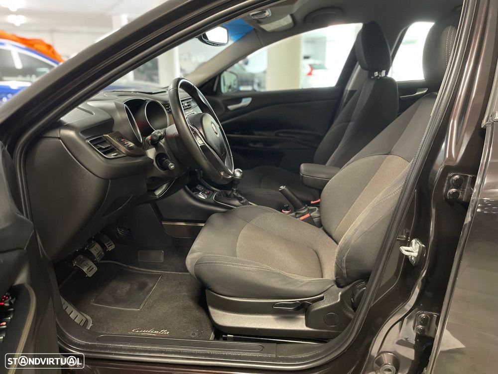 Alfa Romeo Giulietta 1.6 JTDm Distinctive - 6