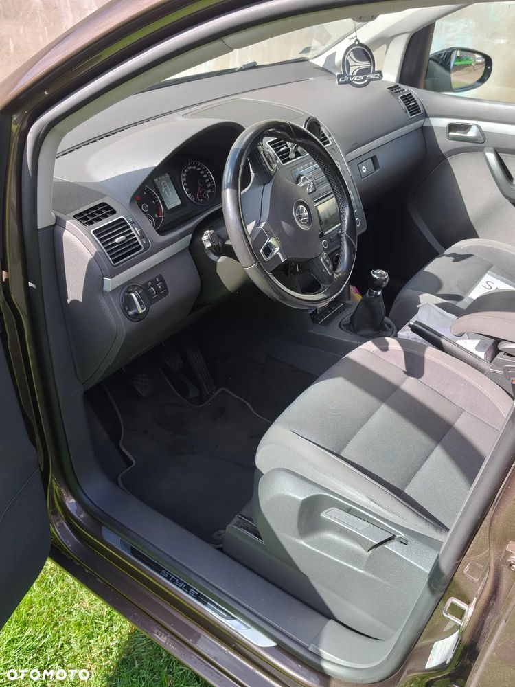 Volkswagen Touran 1.6 TDI DPF STYLE - 6