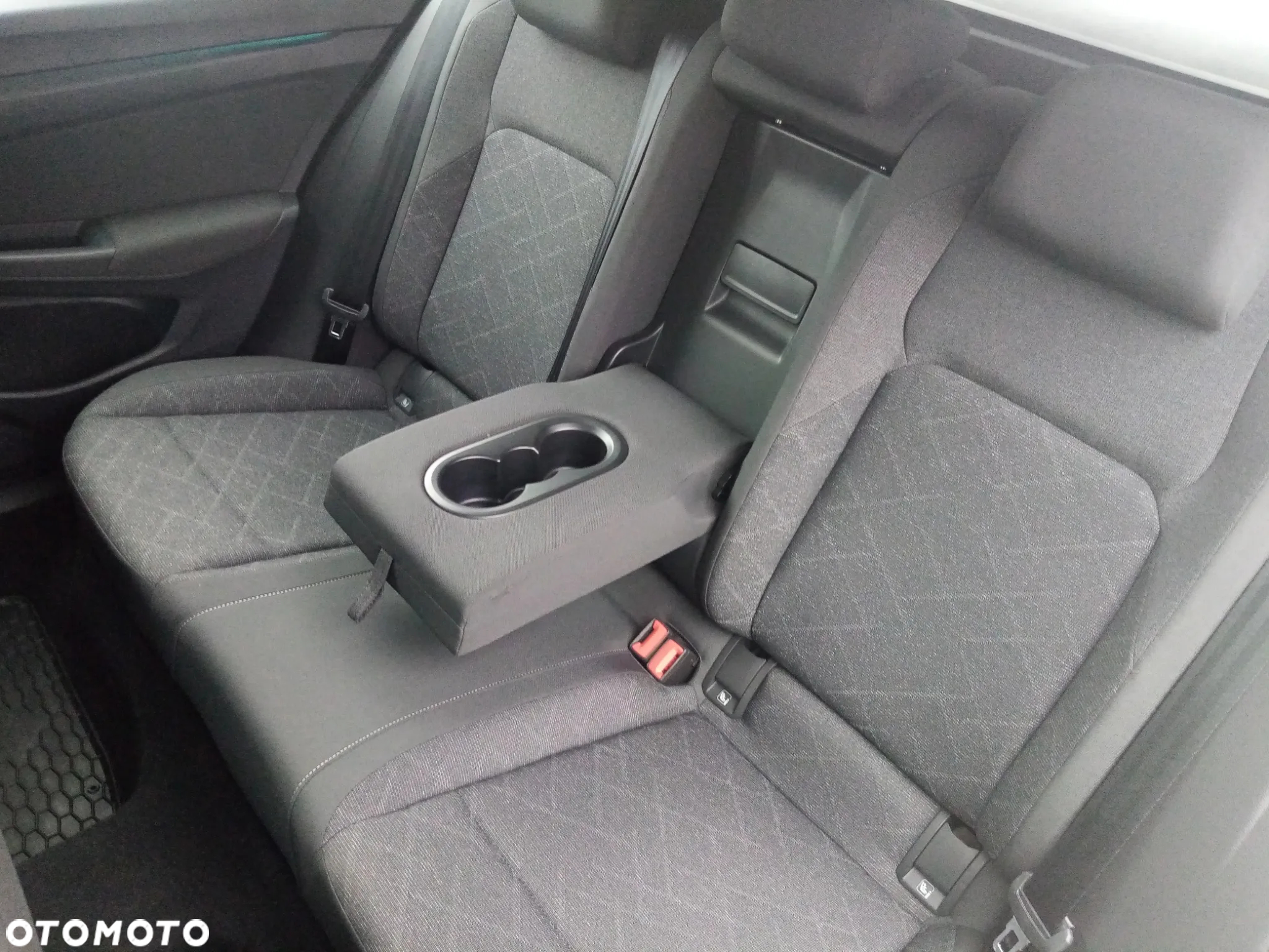 Volkswagen Golf - 8