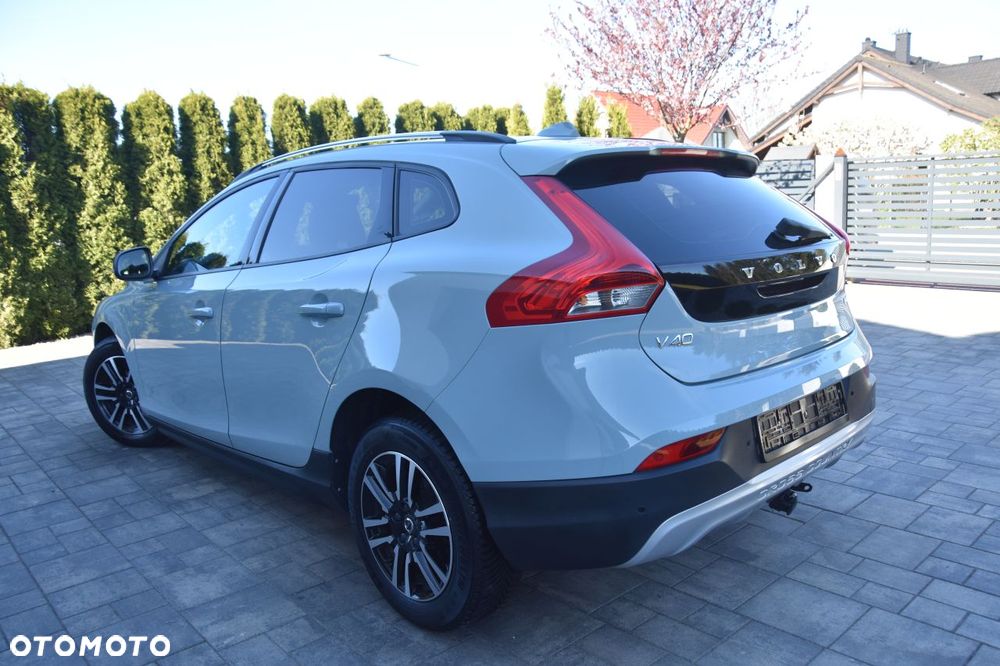 Volvo V40 Cross Country D2 Drive-E Summum - 4