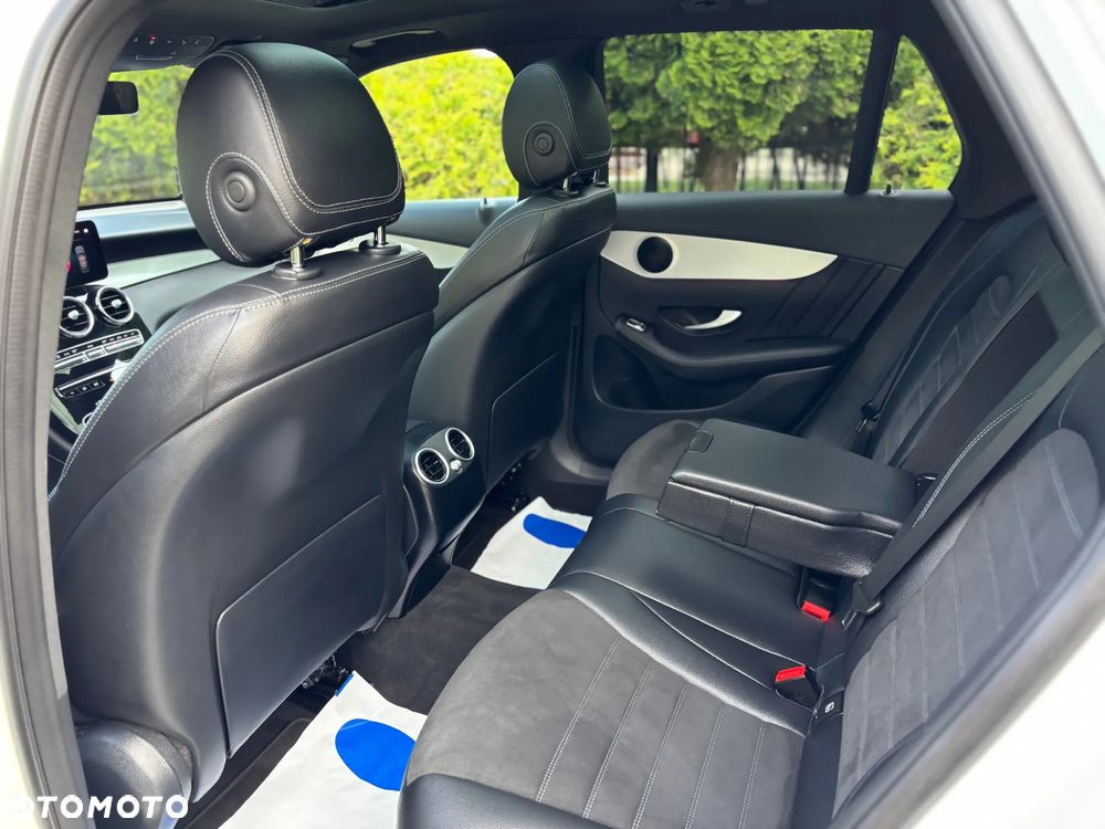 Mercedes-Benz GLC 220 d 4Matic 9G-TRONIC AMG Line - 20
